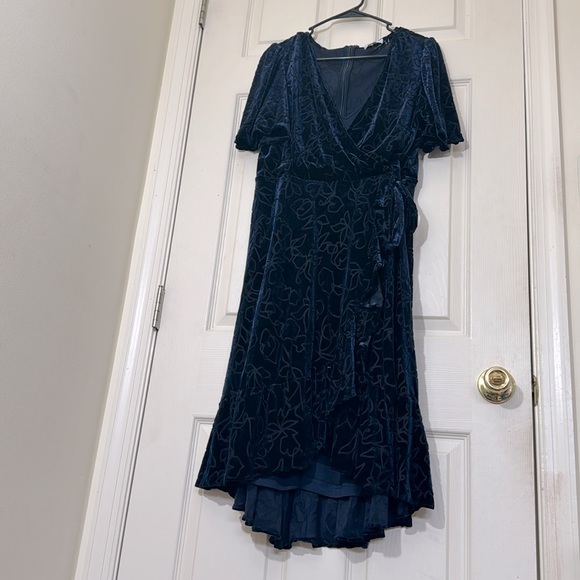 CALVIN KLEIN Blue Velvet Ruffle Style Floral Pattern Dress Plus Size 16 - Picture 2 of 5